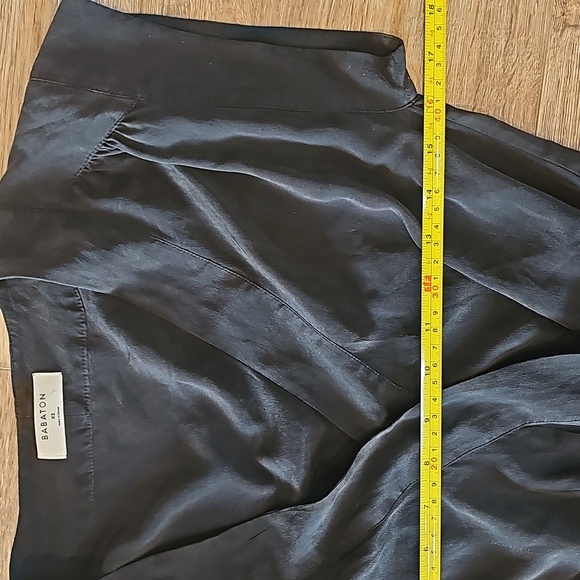 Aritzia Babaton Corbett Romper Black Silk Short Sleeve Size Medium - Picture 9 of 10